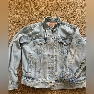 Levi’s denim jacket. Slightly worn. Women’s size medium.